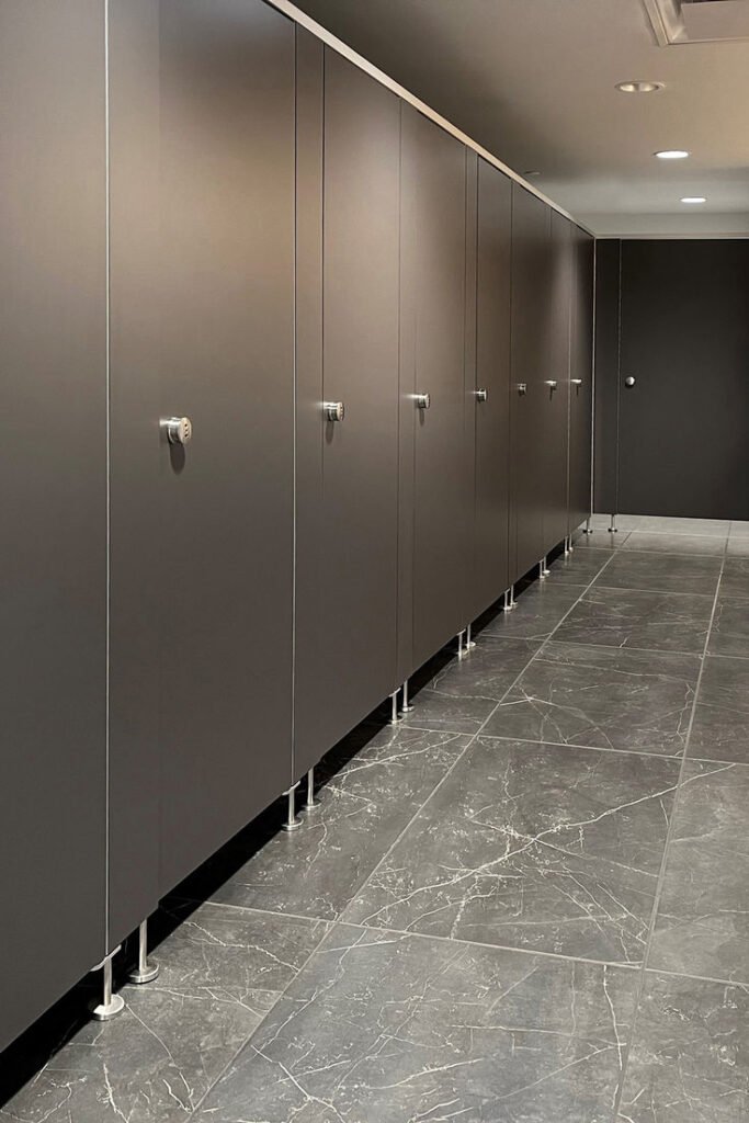 قواطع حمامات HPL للمراكز التجارية والمدارس والمساجد