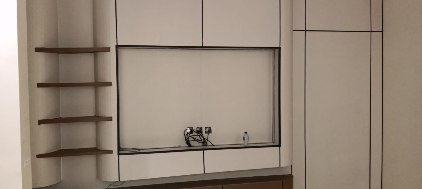 ديكور شاشة تلفزيون